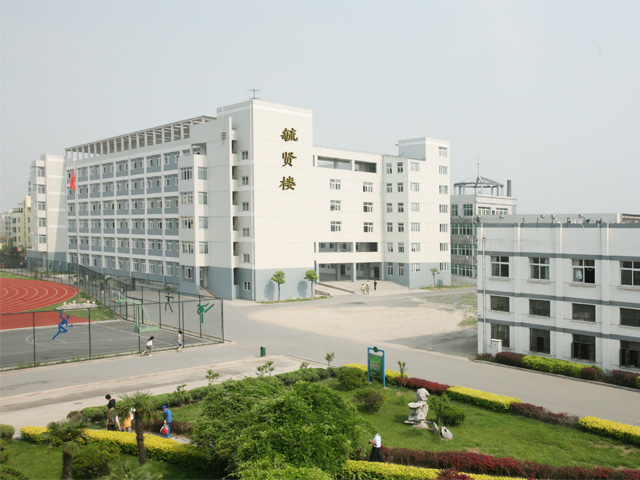 校园风光 - 江苏省扬州技师学院门户网站