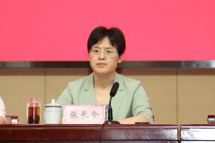 徐祥华同志发表离任感言学院书记苏爱根同志作表态发言学院院长耿春霞